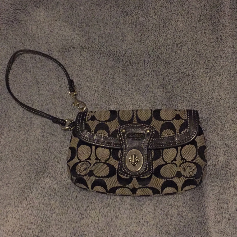 Coach wristlet 👜